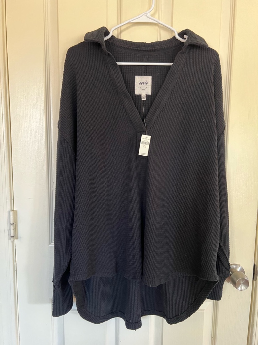 Aerie Waffle Lumberjane Sweatshirt Black V-Neck Oversized Hi-Low Hem Size Large - Picture 2 of 11